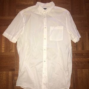 White collared short sleeve shirt